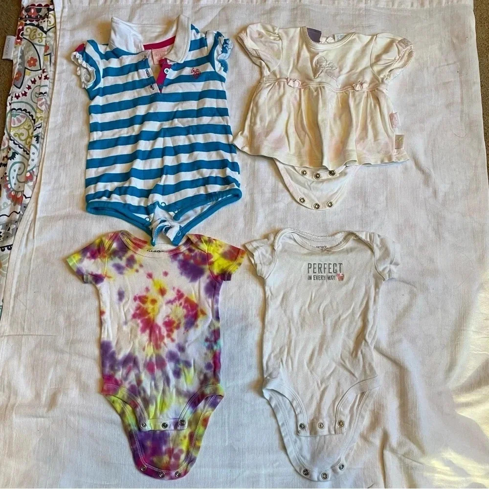 4 Pieces Bundle Baby Girls Clothes Size 0-6M - Picture 1 of 5